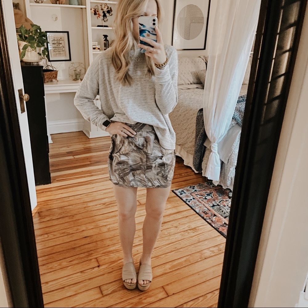 Forever 21 Marble Print Mini Skirt in Gray and Beige